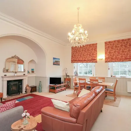 1 Hall Apartment
