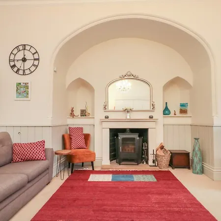 Apartment 1 Hall *