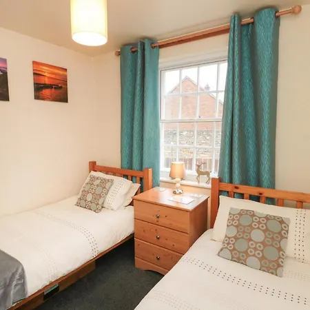 Apartment 1 Hall Sneaton